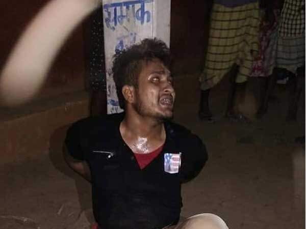 ریاست جھاڑکھنڈ میں ہندودہشت گردوں کے حملے میں مسلمان جوان جاں بحق ریاست جھاڑکھنڈ میں ہندودہشت گردوں کے حملے میں مسلمان جوان جاں بحق