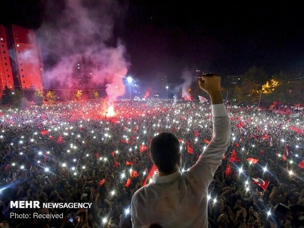 اİmamoğu'nun kazanmasının sevinci sokaklara taştı