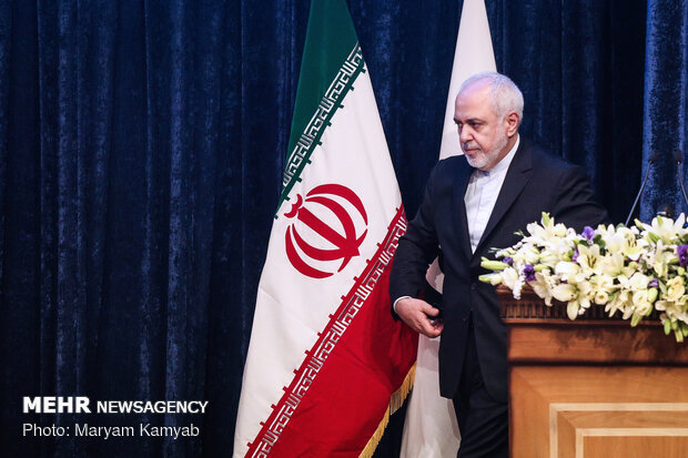 Zarif in fighting illegal drugs conf.