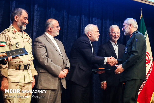 Zarif in fighting illegal drugs conf.