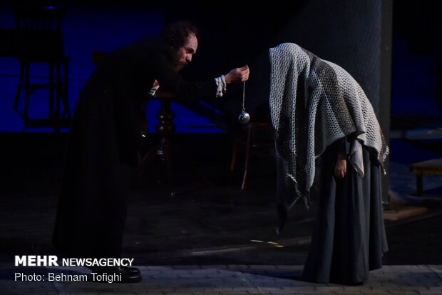 Servati's 'Crime and Punishment' on stage in Tehran