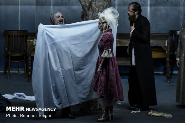 Servati's 'Crime and Punishment' on stage in Tehran