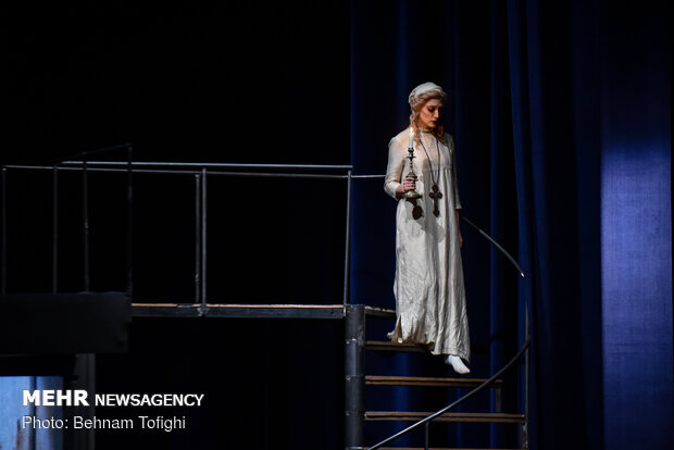 Servati's 'Crime and Punishment' on stage in Tehran