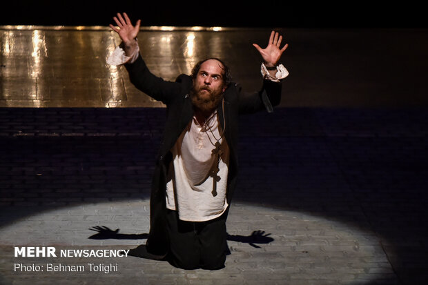 Servati's 'Crime and Punishment' on stage in Tehran