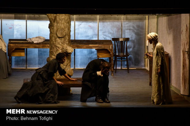 Servati's 'Crime and Punishment' on stage in Tehran