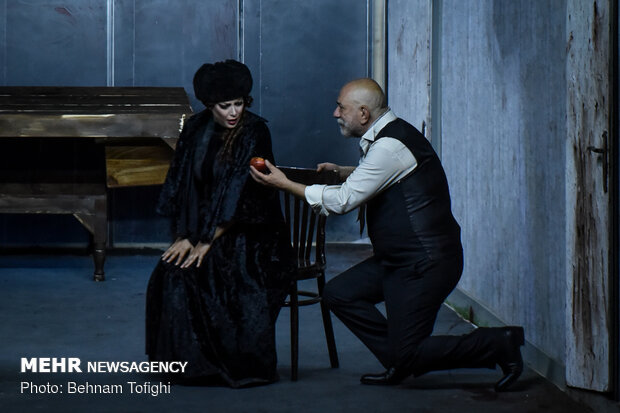 Servati's 'Crime and Punishment' on stage in Tehran