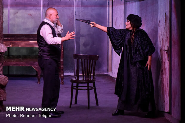 Servati's 'Crime and Punishment' on stage in Tehran
