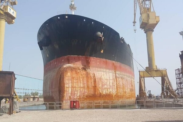 Iran repairs oil supertanker for first time in country