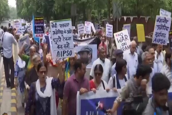 دہلی میں امریکی وزیر خارجہ کے دورہ ہندوستان کے خلاف مظاہرہ