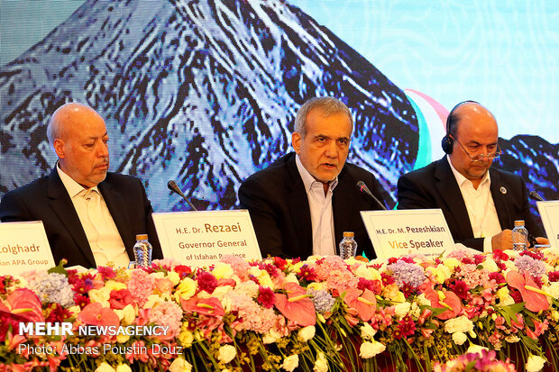 Meeting of APA Standing Committee on Political Affairs in Isfahan