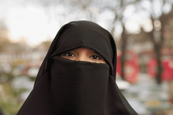 نیدرلینڈز میں یکم اگست سے برقعہ پہننے پر پابندی کا اعلان