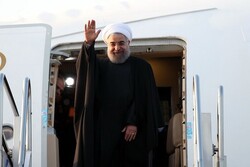 صدر حسن روحانی باکو پہنچ گئے