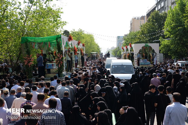 تشييع رفات 150 شهيدا من شهداء الدفاع المقدس في طهران