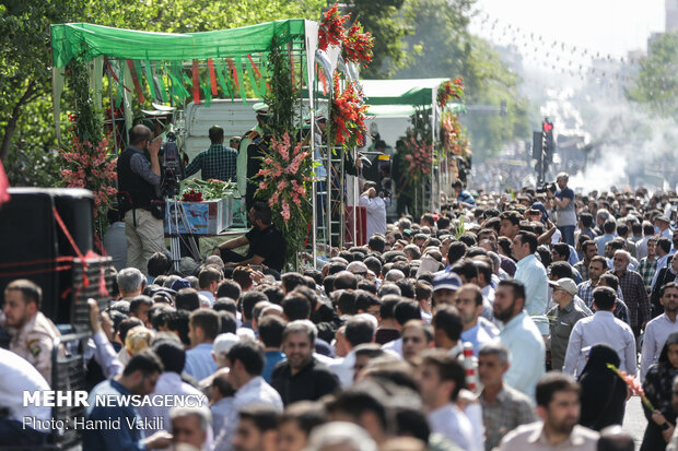 مراسم تشییع پیکرهای مطهر ۱۵۰ شهید تازه‌ تفحص‌ شده دفاع مقدس(۱)