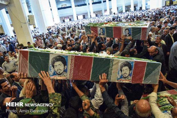 تشییع پیکر پاک 8 شهید در شیراز