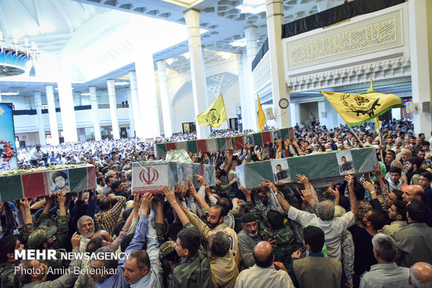 تشییع پیکر پاک 8 شهید در شیراز