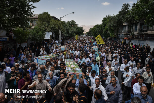 تشییع پیکر پاک 8 شهید در شیراز