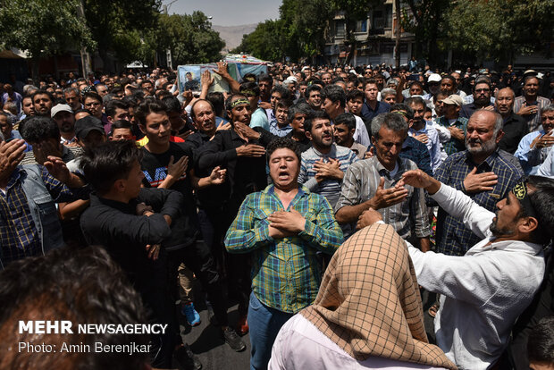 تشییع پیکر پاک 8 شهید در شیراز