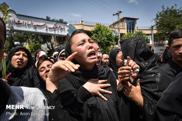 تشییع پیکر پاک 8 شهید در شیراز