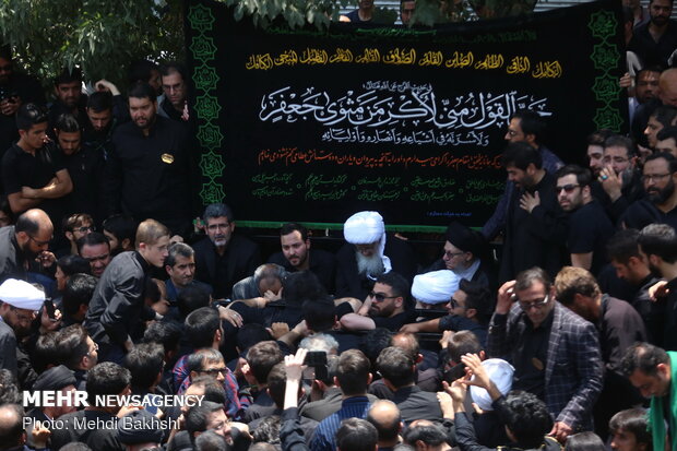 Martyrdom anniversary of Imam Sadiq (AS) marked in Qom prov.