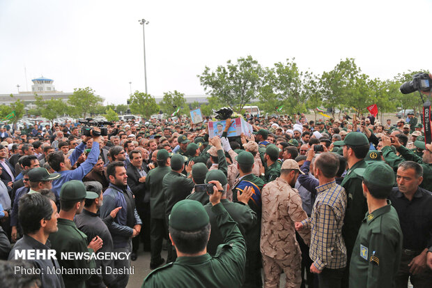 ورود پیکر مطهر شهید مدافع حرم علی آقایی به زادگاهش