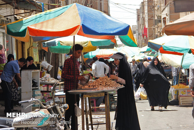 Businesses in sweltering weather of SW Iran