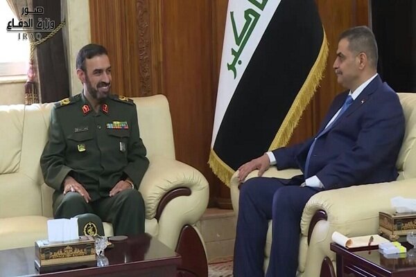 Iraq’s defense min. emphasizes strengthening Iran, Iraq relations