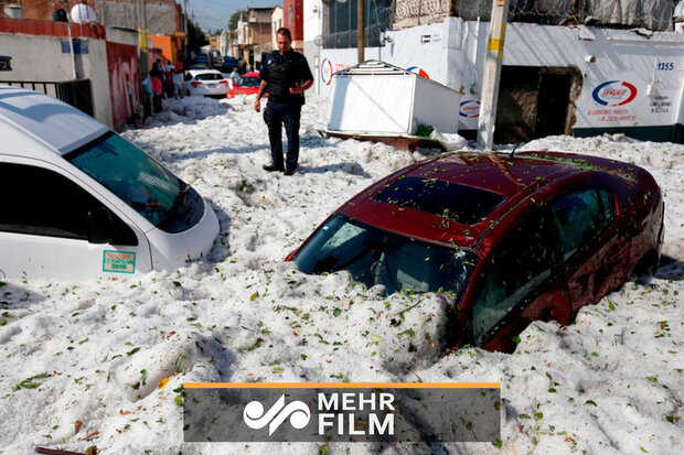 VIDEO: Mexico's Guadalajara covered in 1.5m of hail 