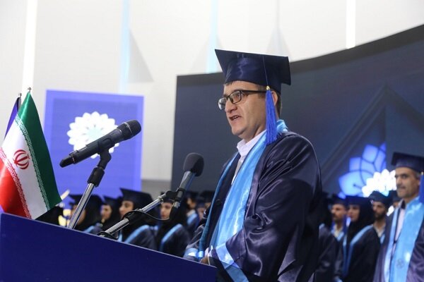 سوێندخواردنی یەکەمین دەستەی خوێندکارانی دەرچووی زمان و ئەدەبی کوردی لە سنه