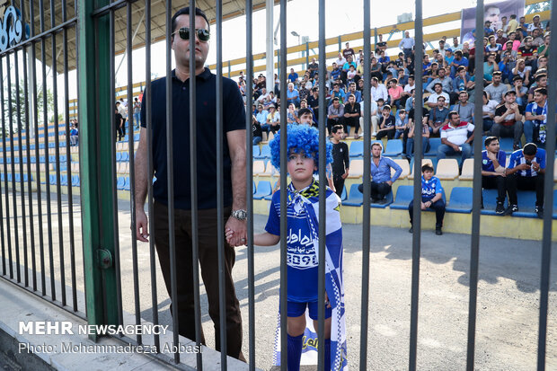 Esteghlal’s first public training session under Stramaccioni