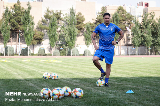 Esteghlal’s first public training session under Stramaccioni