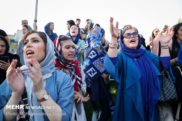 Esteghlal’s first public training session under Stramaccioni