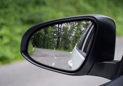 آینه نانویی خودرو تولید شد/ مجهز به نانوپوشش ضد بازتاب نور