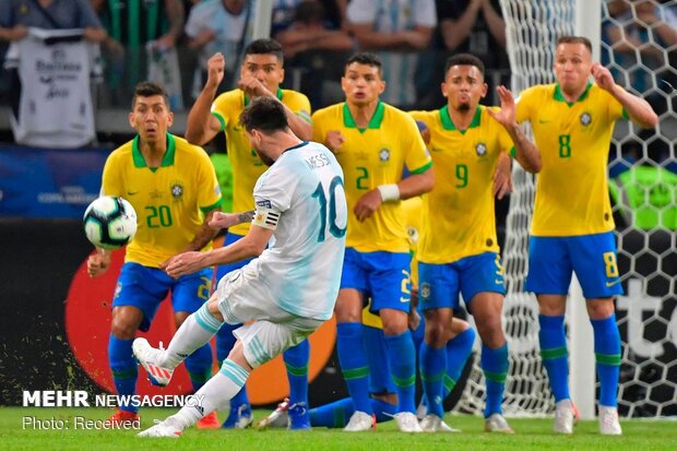 بازی با آرژانتین و برزیل زیر سایه اسناد مالی/تیم ملی در تاریکخانه