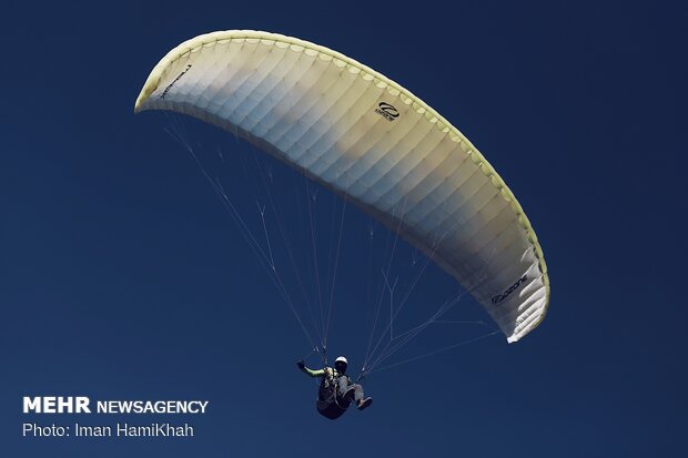 Paragliding in Hamadan