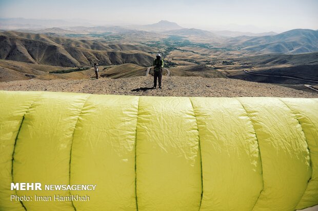 Paragliding in Hamadan