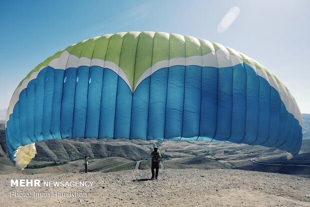 Paragliding in Hamadan