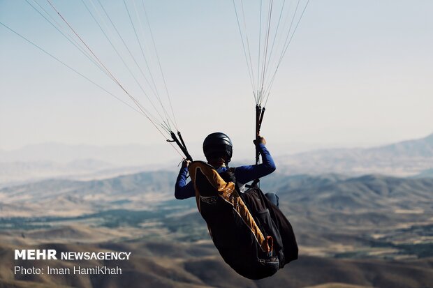 Paragliding in Hamadan