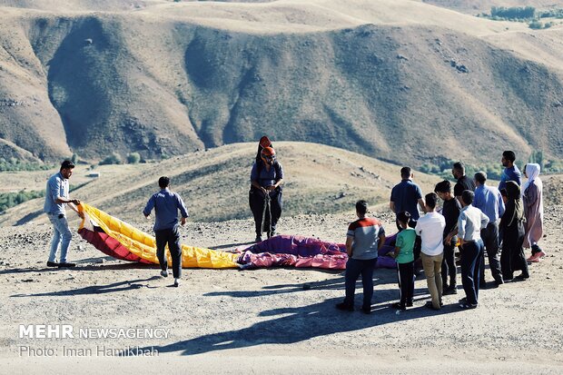 Paragliding in Hamadan