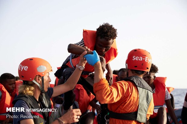 نجات پناهجویان از دریا‎