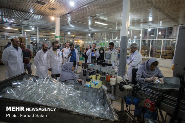 بازدید جمعی از مدیران خبرگزاری مهر از کارخانه فیروز