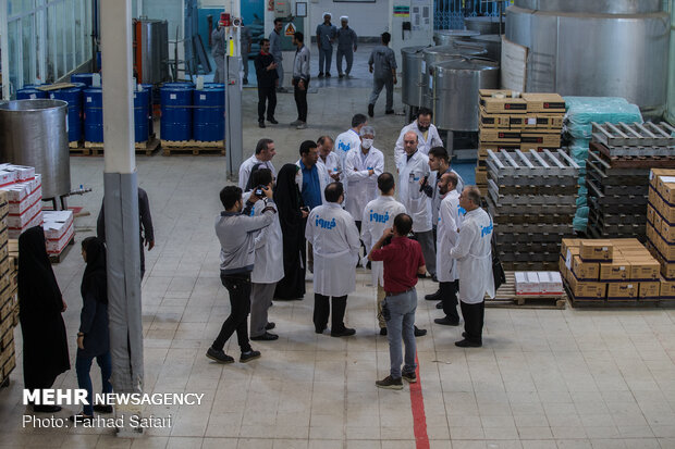 بازدید جمعی از مدیران خبرگزاری مهر از کارخانه فیروز