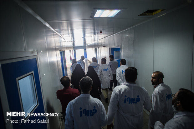 بازدید جمعی از مدیران خبرگزاری مهر از کارخانه فیروز