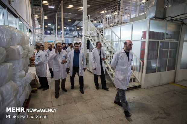 بازدید جمعی از مدیران خبرگزاری مهر از کارخانه فیروز