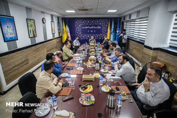 بازدید جمعی از مدیران خبرگزاری مهر از کارخانه فیروز