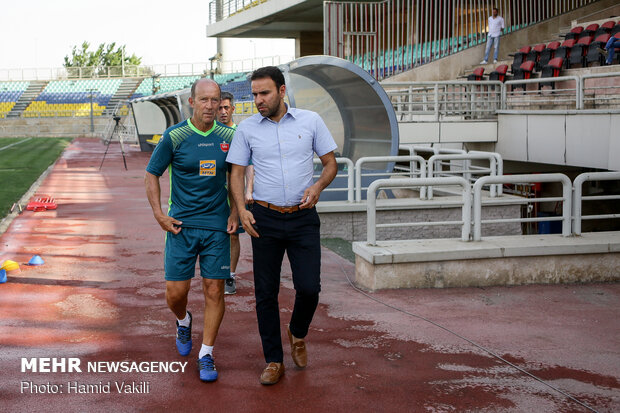 Persepolis training session under Calderon