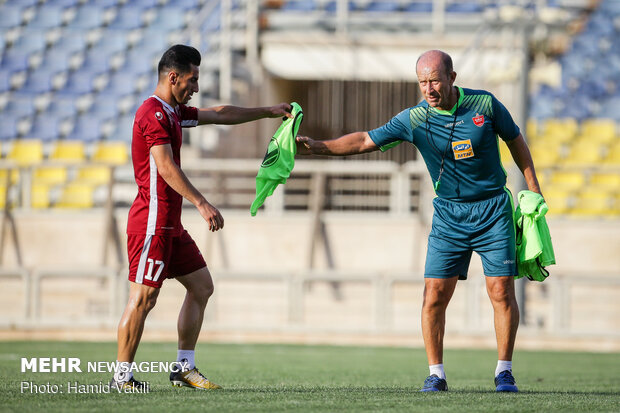 Persepolis training session under Calderon