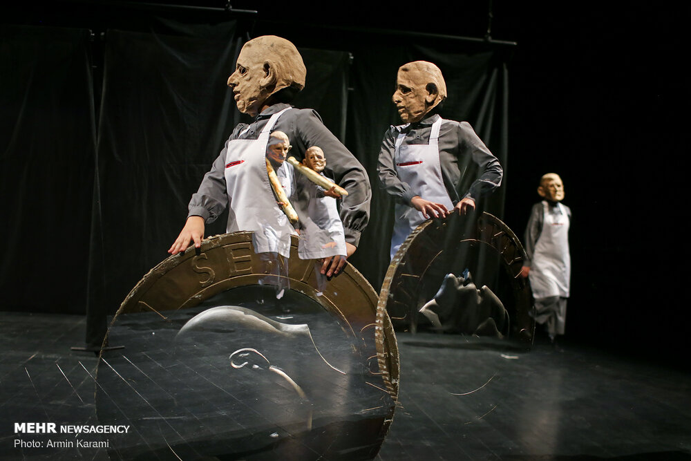 عرض مسرحية "الخبز"في طهران 