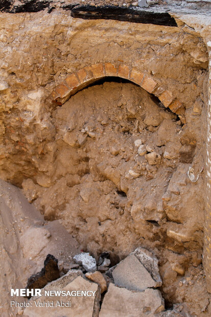 Tebriz’de tarihi eser bulunduرون آمدن آثار تاریخی از دل خاک در تبریز