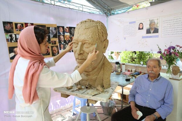 Sculpture symposium on Iranian luminaries underway in Tehran